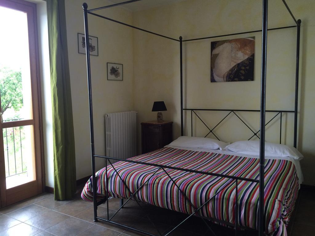 La Terrazza Del Barbaresco Bed & Breakfast Neviglie Oda fotoğraf