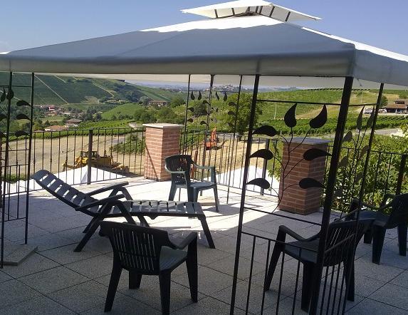 La Terrazza Del Barbaresco Bed & Breakfast Neviglie Dış mekan fotoğraf