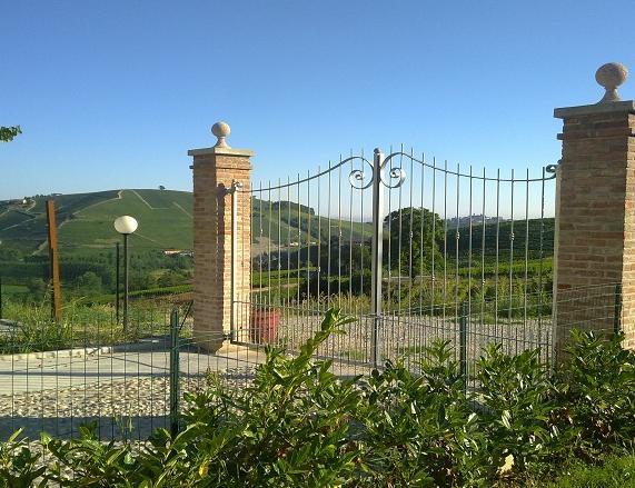 La Terrazza Del Barbaresco Bed & Breakfast Neviglie Dış mekan fotoğraf