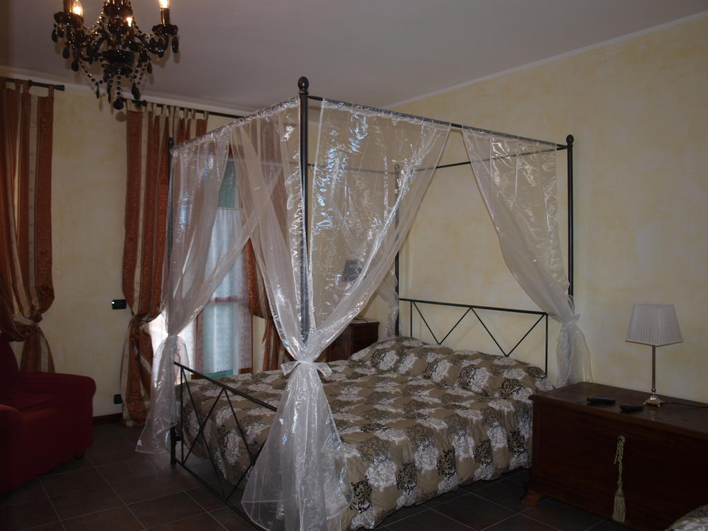 La Terrazza Del Barbaresco Bed & Breakfast Neviglie Oda fotoğraf
