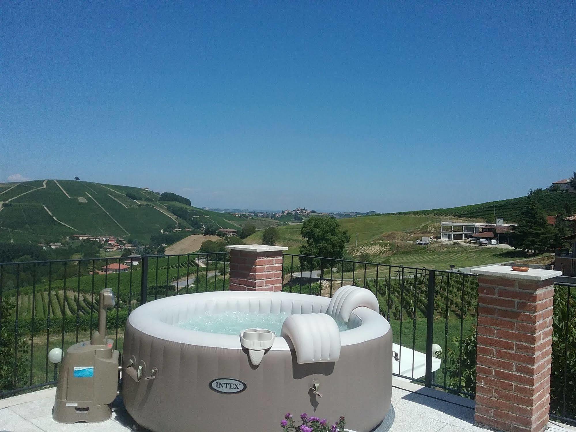 La Terrazza Del Barbaresco Bed & Breakfast Neviglie Dış mekan fotoğraf